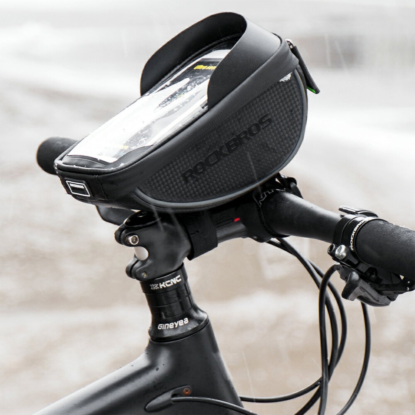 ROCKBROS スマホホルダー 一体型 自転車 フロントバッグ タッチパネル対応 6.2インチ以下 高防水設計 010-4BK